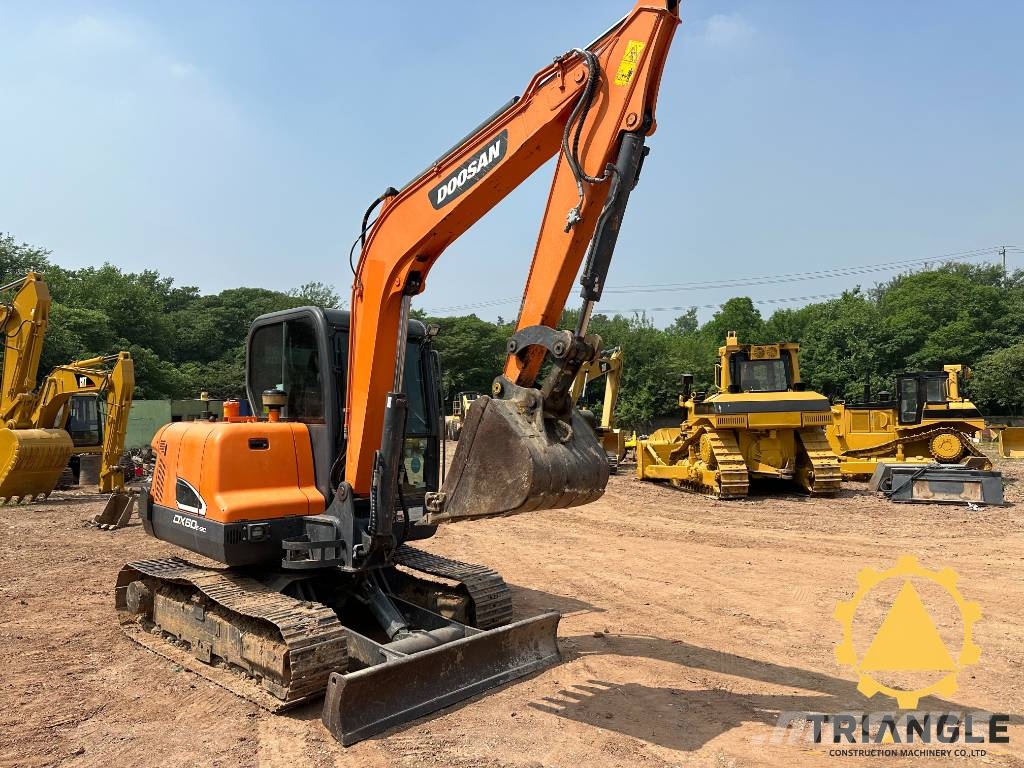Doosan DX 60 Bagri goseničarji