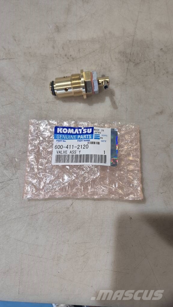 Komatsu WA470-8E0 엔진