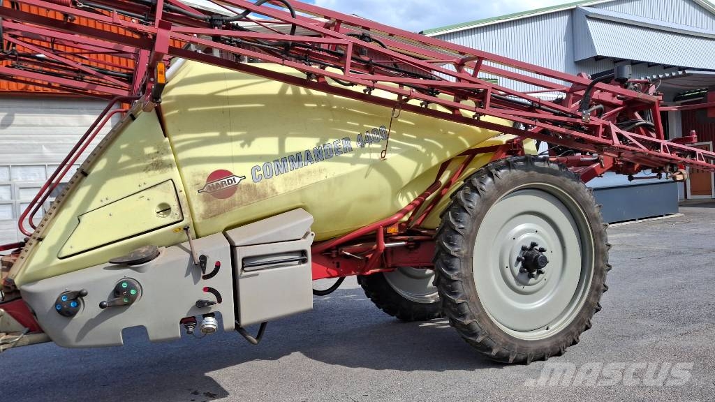 Commander 4400 -09 Delta 28m kysy syys tarjous tästä koneest Getrokken spuitmachines