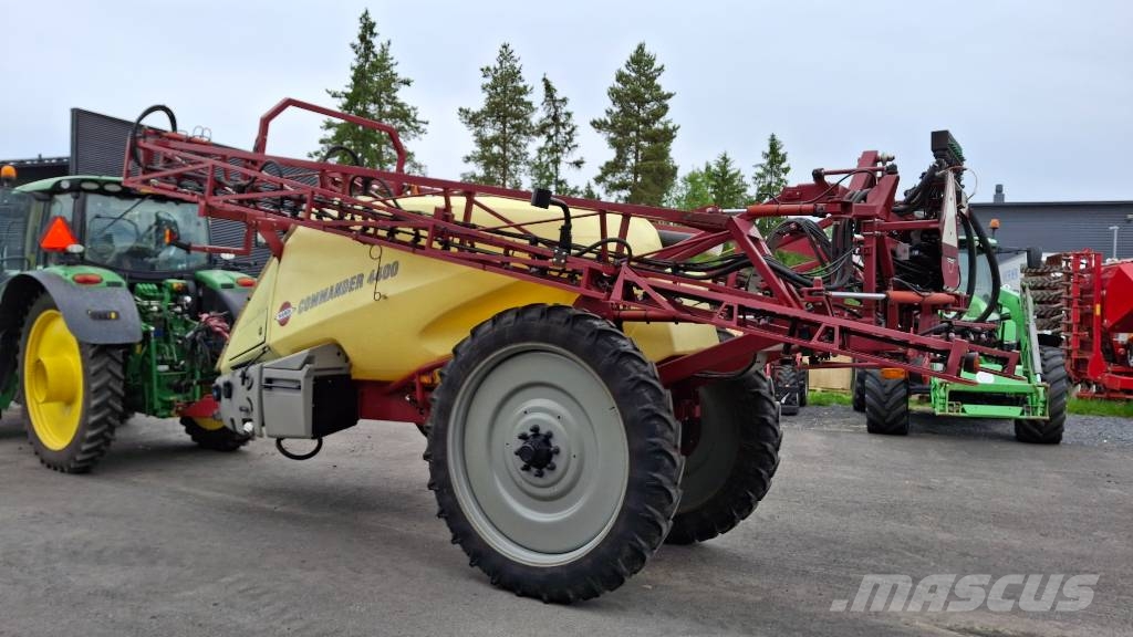 Commander 4400 -09 Delta 28m kysy syys tarjous tästä koneest Getrokken spuitmachines