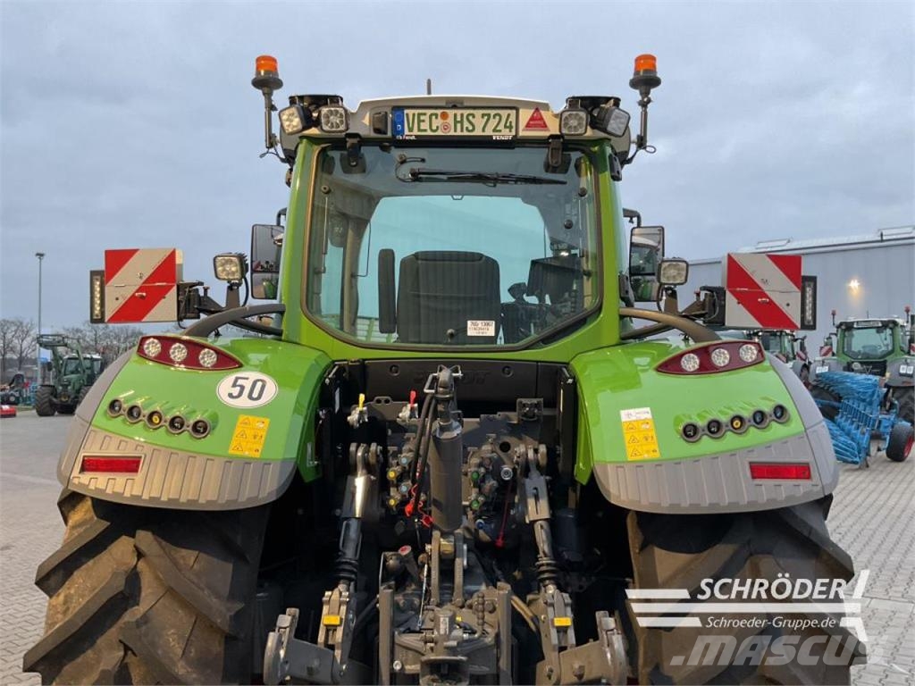 Fendt 724 VARIO GEN6 PROFI PLUS トラクター