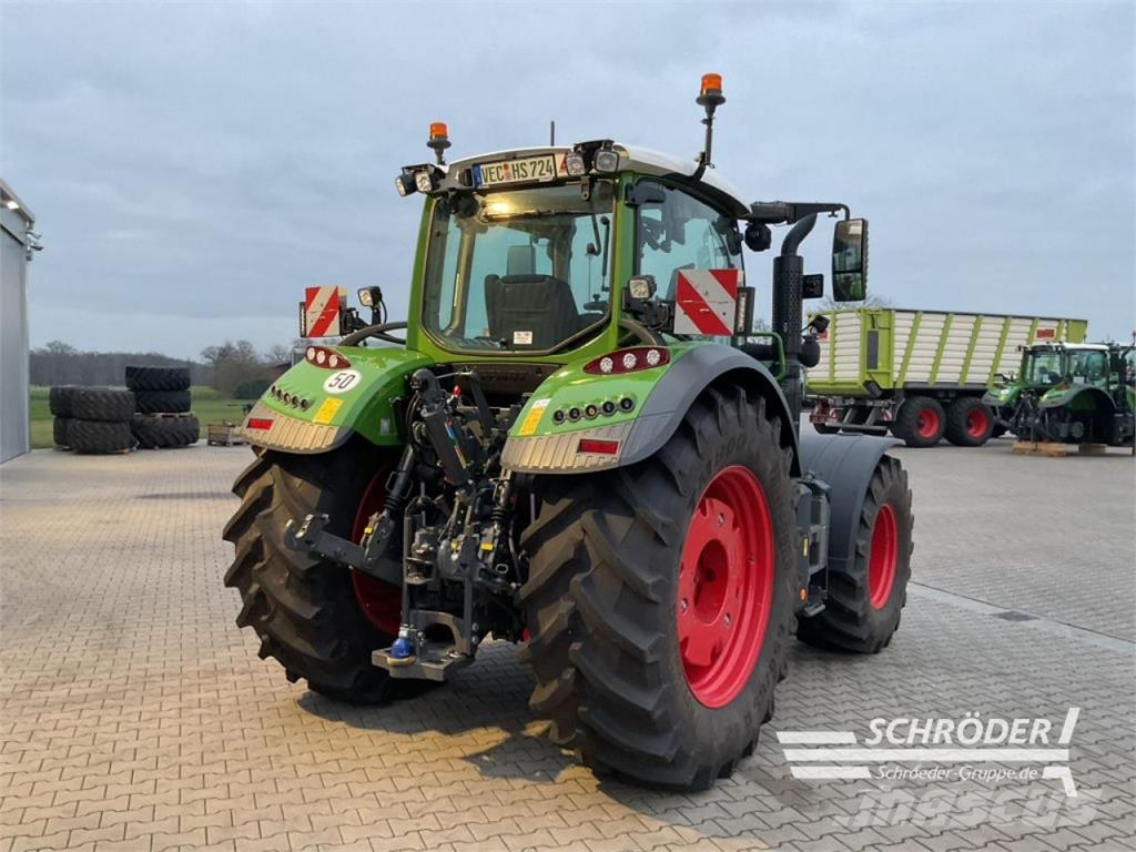 Fendt 724 VARIO GEN6 PROFI PLUS トラクター