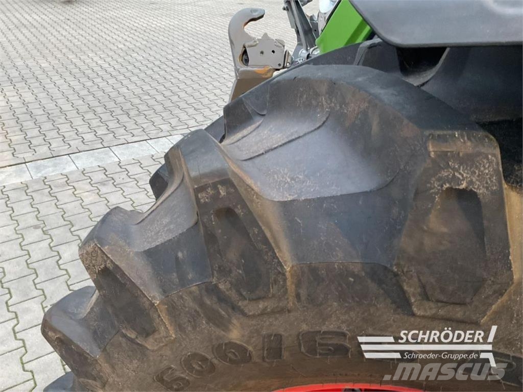 Fendt 724 VARIO GEN6 PROFI PLUS トラクター