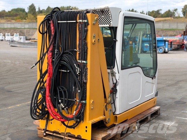 Liebherr A 318 USED CAB+ LIFT Ohjaamo ja sisusta