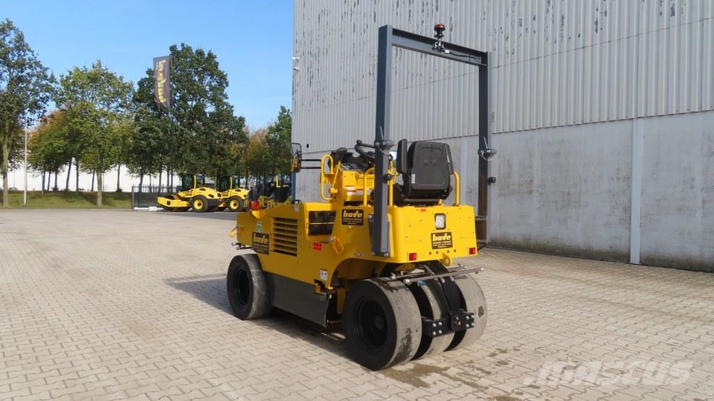 Sakai TS160-4 Rodillos sobre neumáticos