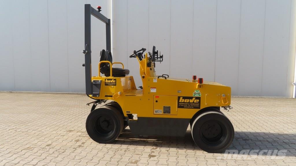 Sakai TS160-4 Rodillos sobre neumáticos
