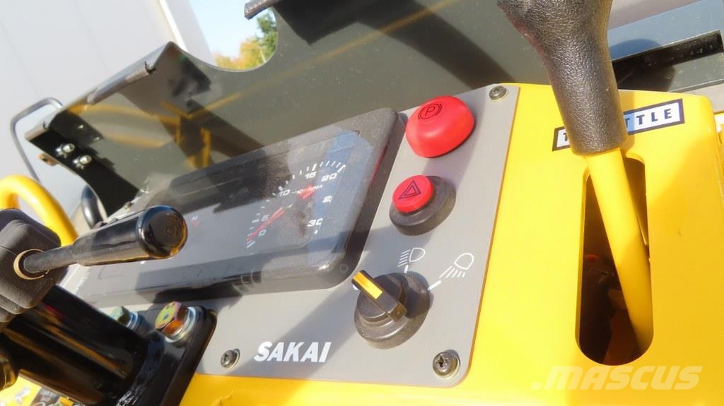 Sakai TS160-4 Rodillos sobre neumáticos