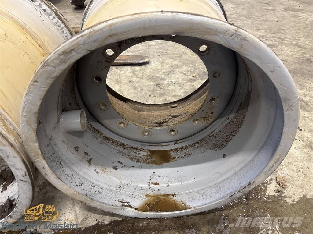 Komatsu 855 24x26,5 Used/Beg Tyres, wheels and rims