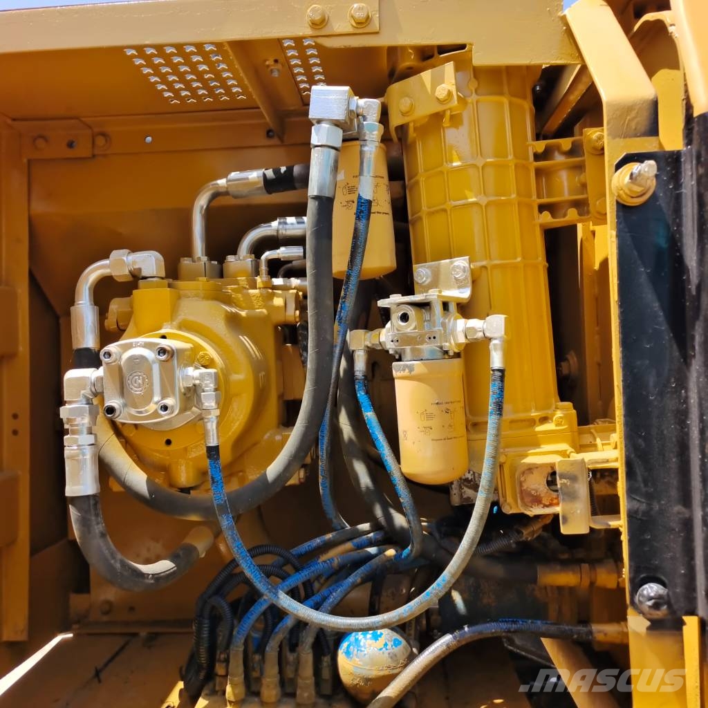 CAT 320 B L direct‑injection engine Pelle sur chenilles