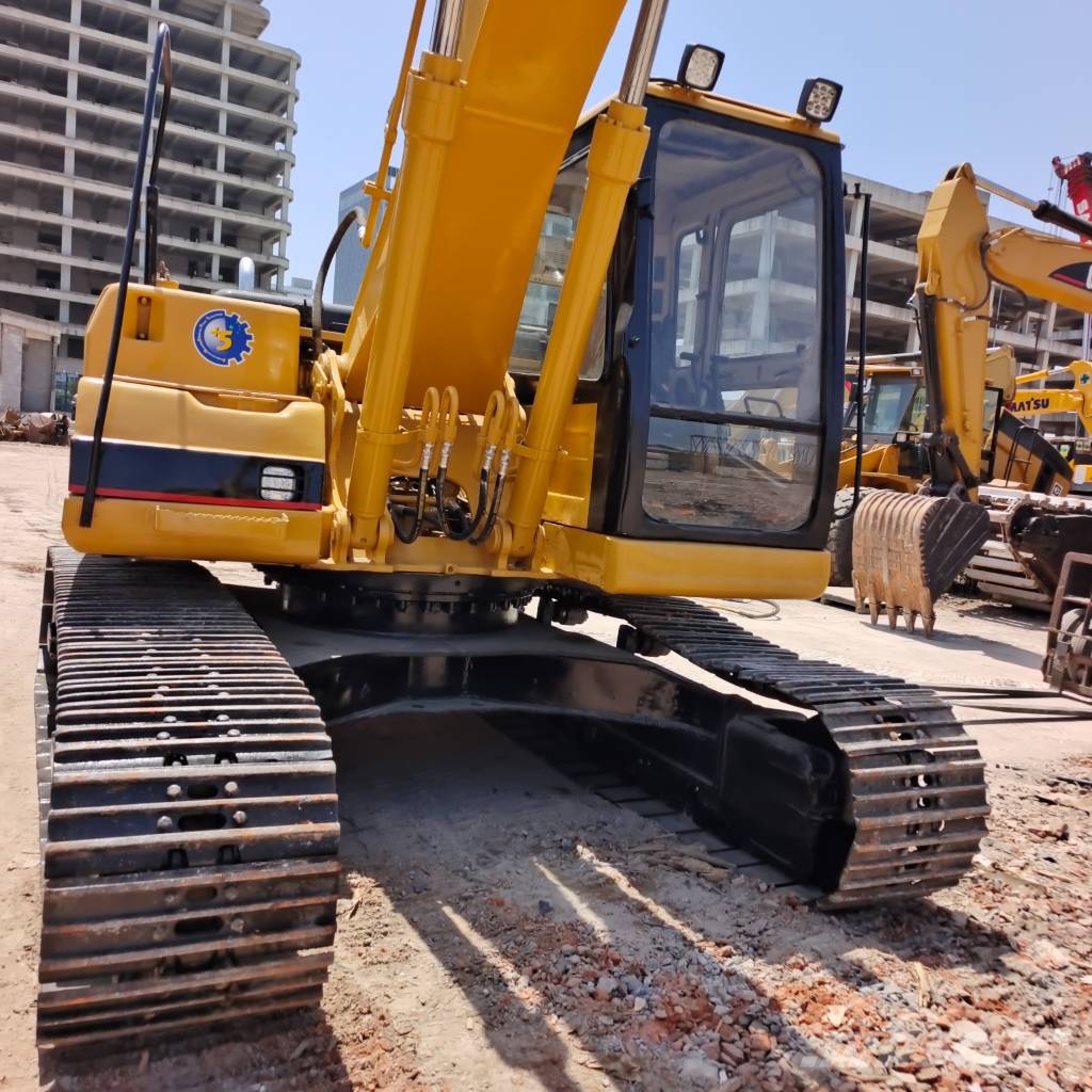 CAT 320 B L direct‑injection engine Pelle sur chenilles