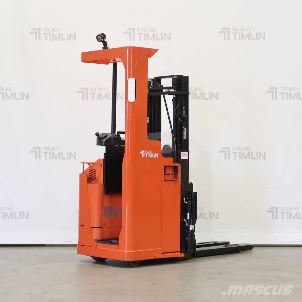 Toyota SSE135L شاحنات مناولة ذاتية الدفع