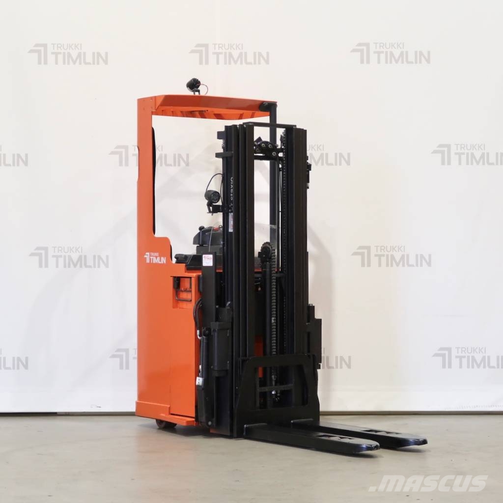 Toyota SSE135L شاحنات مناولة ذاتية الدفع