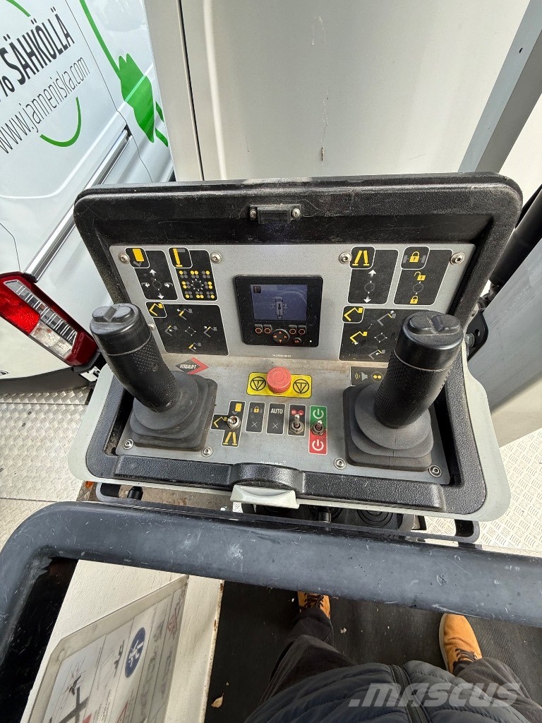 VERSALIFT VTL-145-F MB Sprinter المنصات الهوائية المثبتة على شاحنة