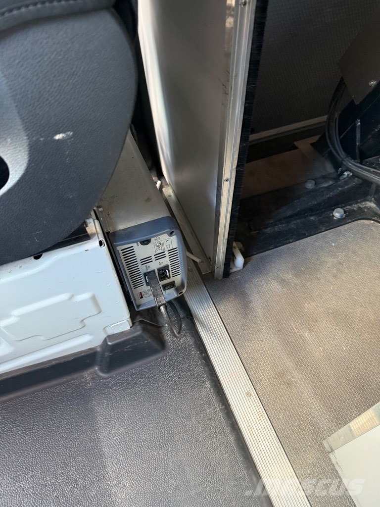 VERSALIFT VTL-145-F MB Sprinter المنصات الهوائية المثبتة على شاحنة