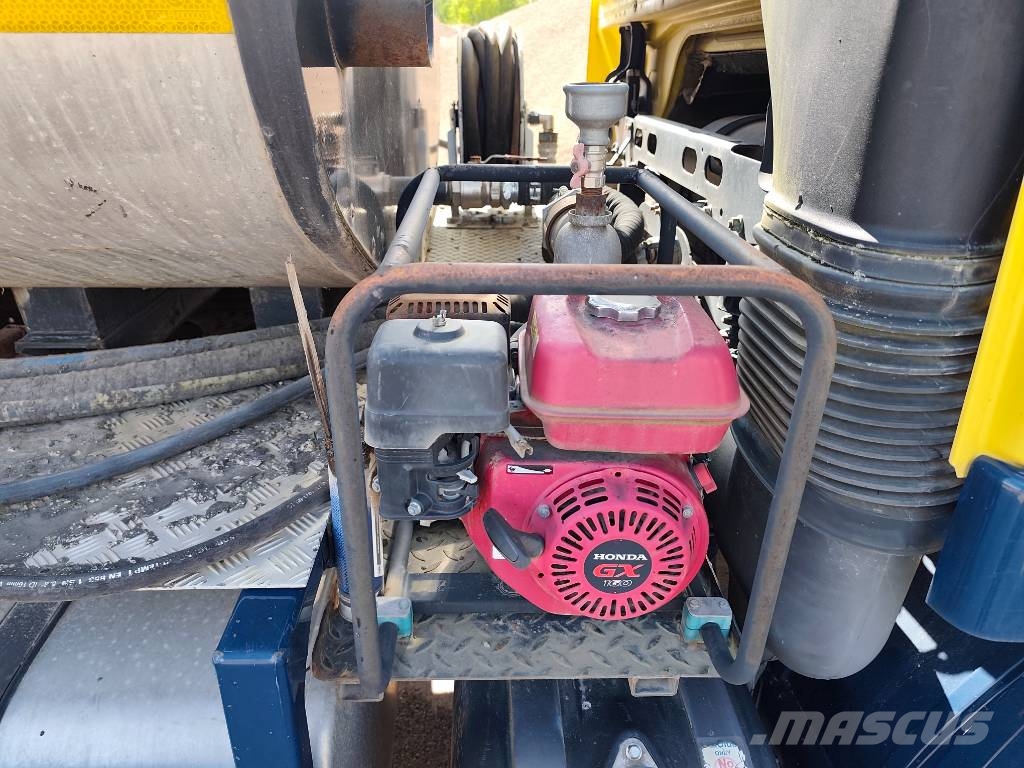 MB Crusher ACTROS MADROG MADROG SMB 8000 Bitumen Sprayer