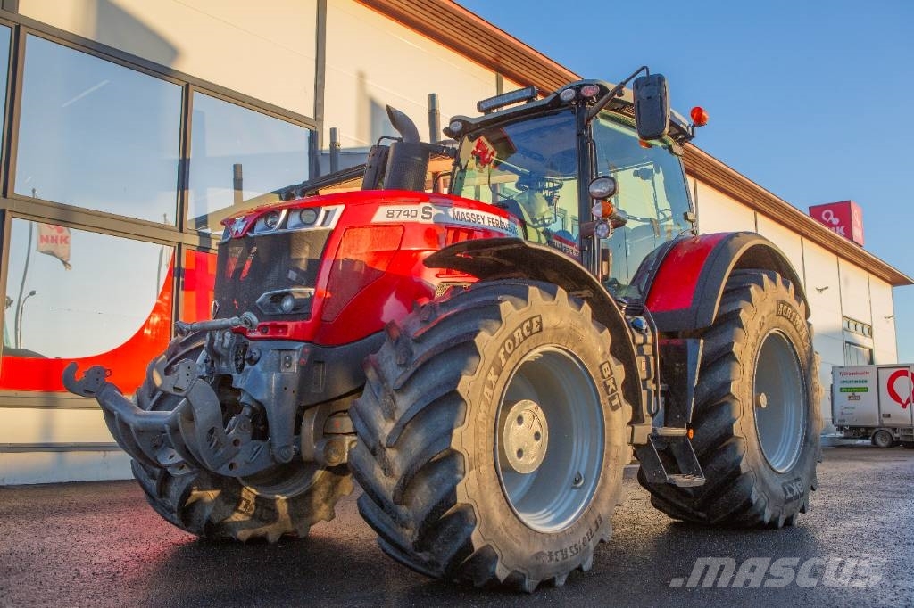 Massey Ferguson 8740 S