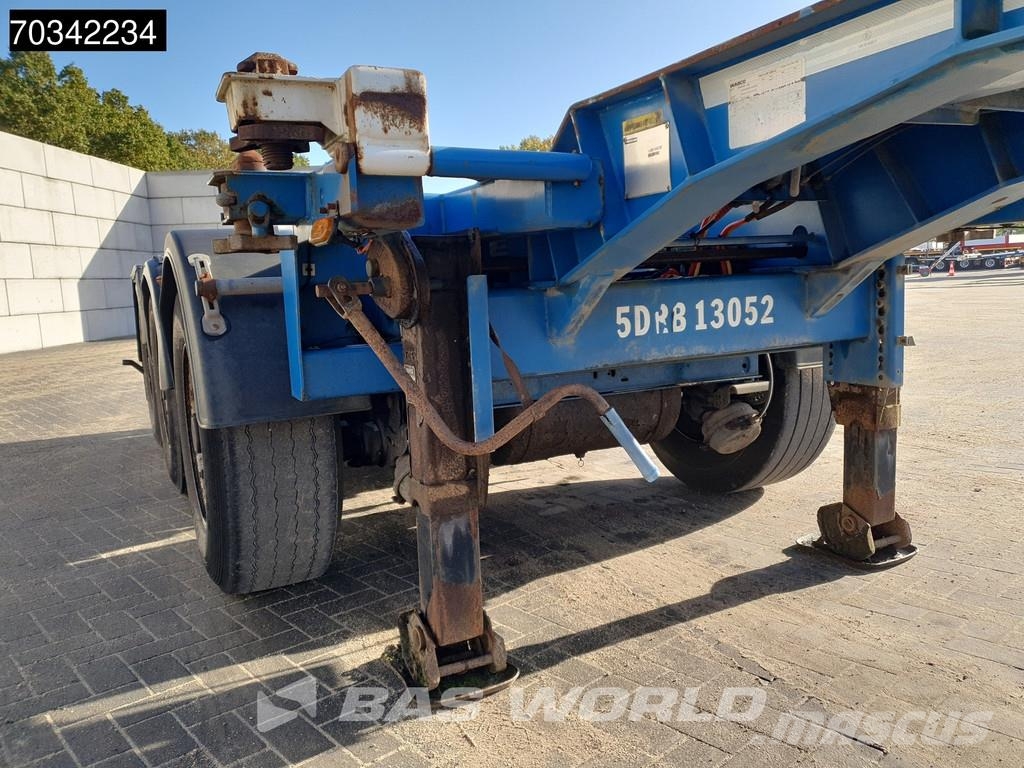 Renders - Has 3 axles Liftachse Mutl 45ft Semi remorque porte container