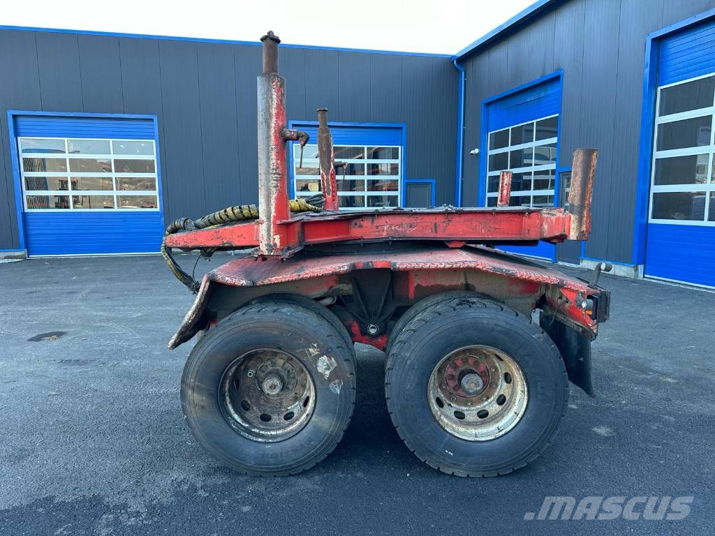 Huttner LNZ-20 / Holzanhänger mit Zwangslenkung / 2 Achsen Madera