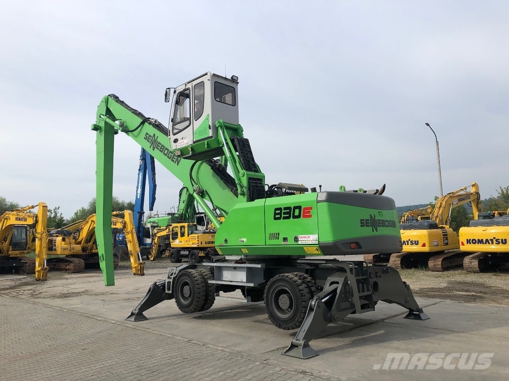 Sennebogen 830 Bageri za manipuliranje materijalom / otpadom