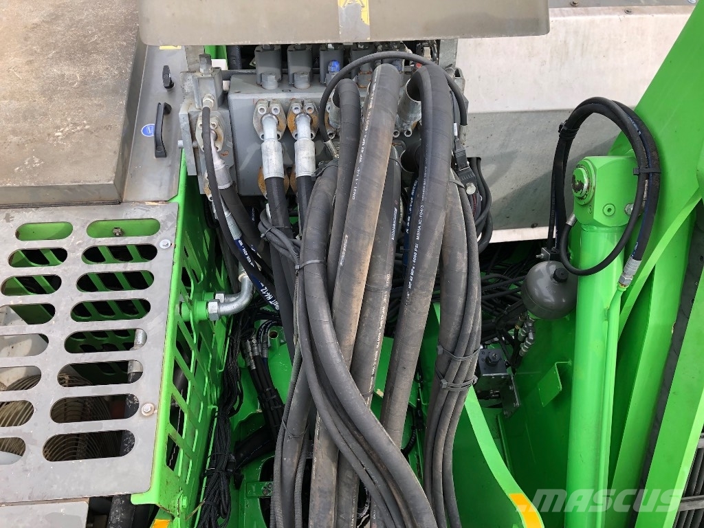 Sennebogen 830 Bageri za manipuliranje materijalom / otpadom