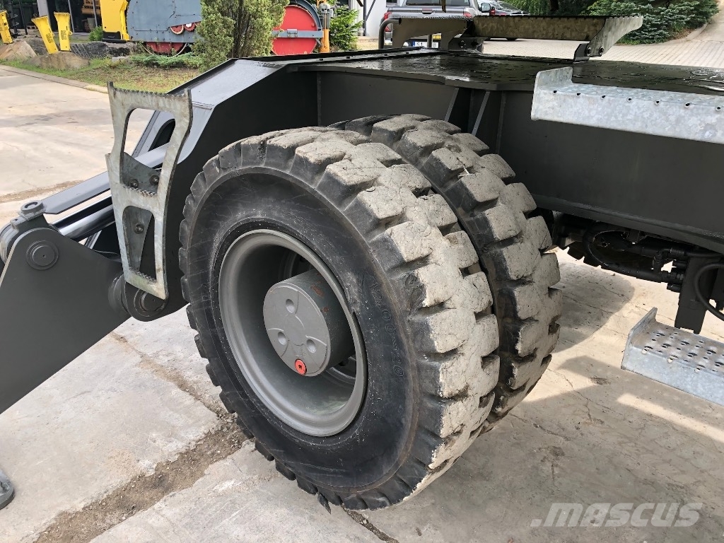 Sennebogen 830 Bageri za manipuliranje materijalom / otpadom