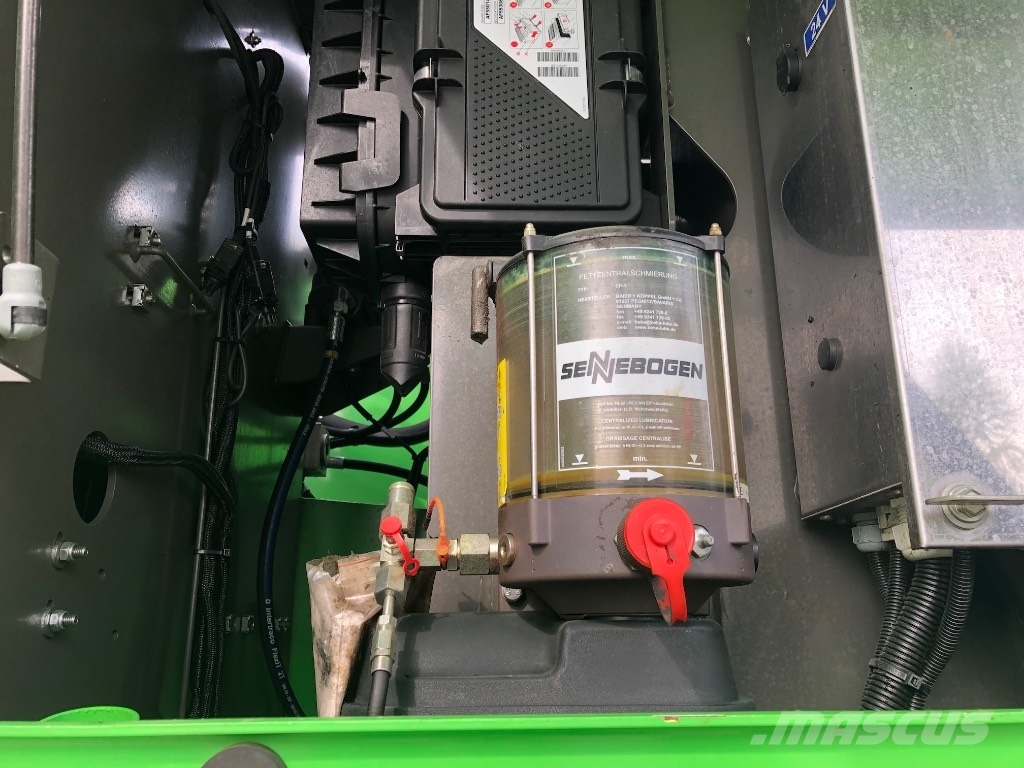 Sennebogen 830 Bageri za manipuliranje materijalom / otpadom