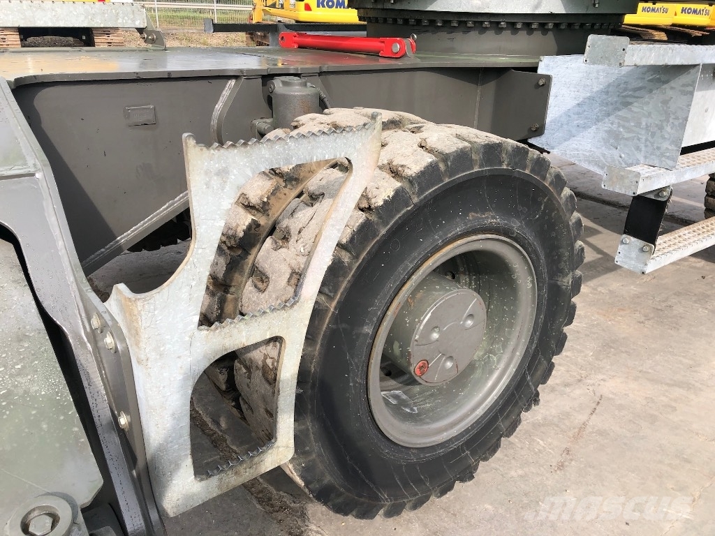 Sennebogen 830 Bageri za manipuliranje materijalom / otpadom
