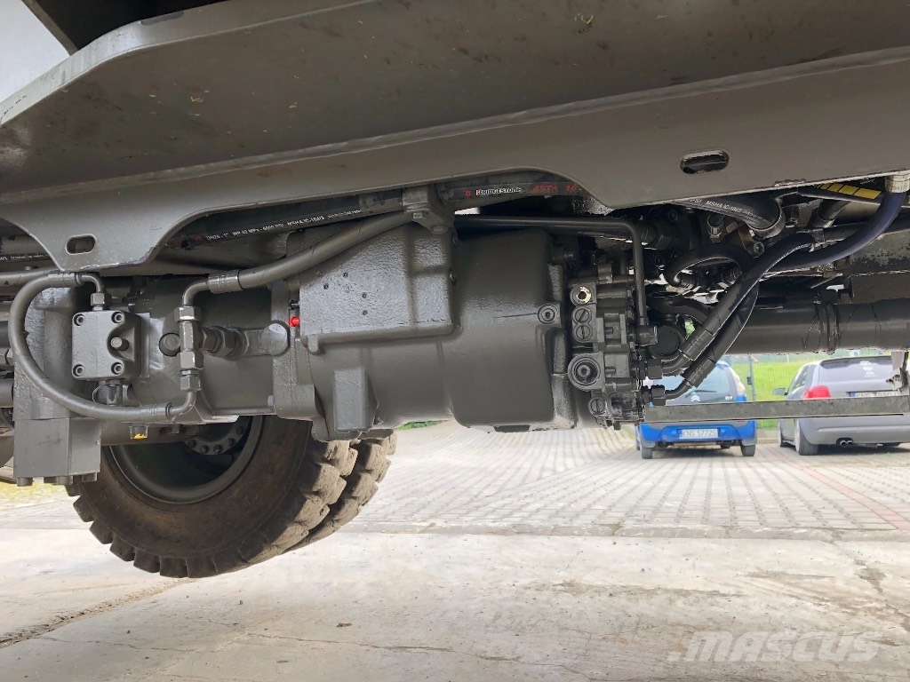 Sennebogen 830 Bageri za manipuliranje materijalom / otpadom