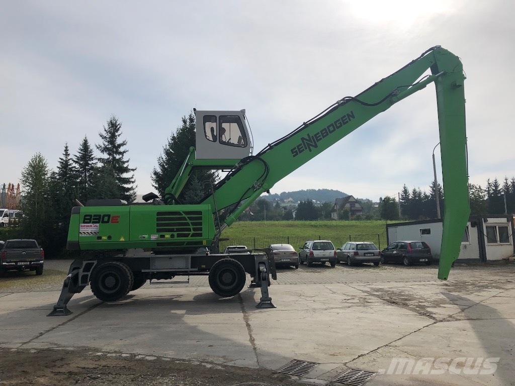 Sennebogen 830 Bageri za manipuliranje materijalom / otpadom