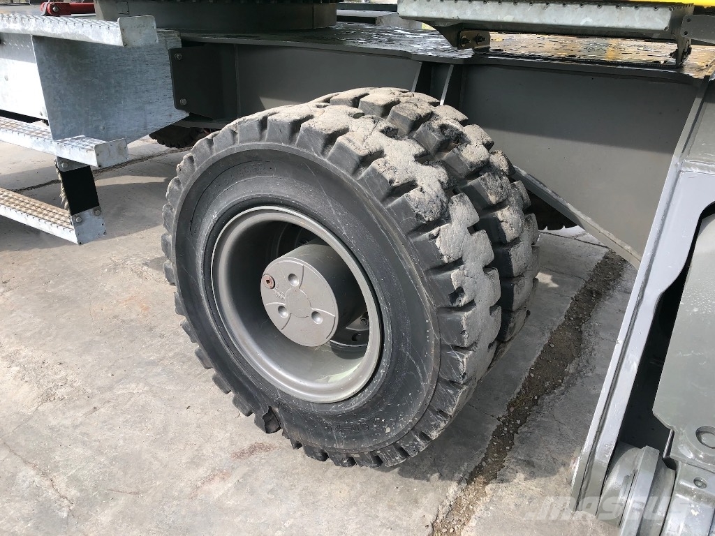 Sennebogen 830 Bageri za manipuliranje materijalom / otpadom