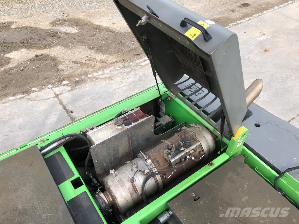 Sennebogen 830 Bageri za manipuliranje materijalom / otpadom