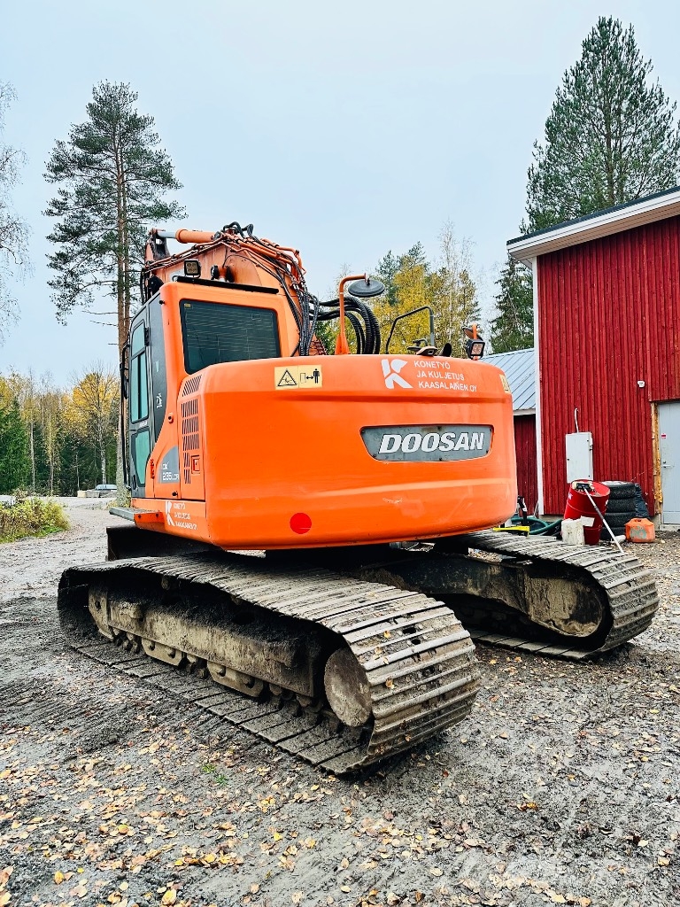 Doosan DX 235 LCR Telakaivukoneet