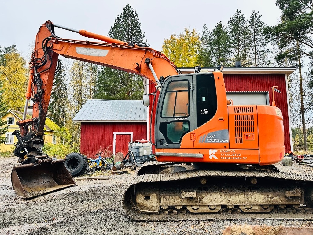 Doosan DX 235 LCR Telakaivukoneet