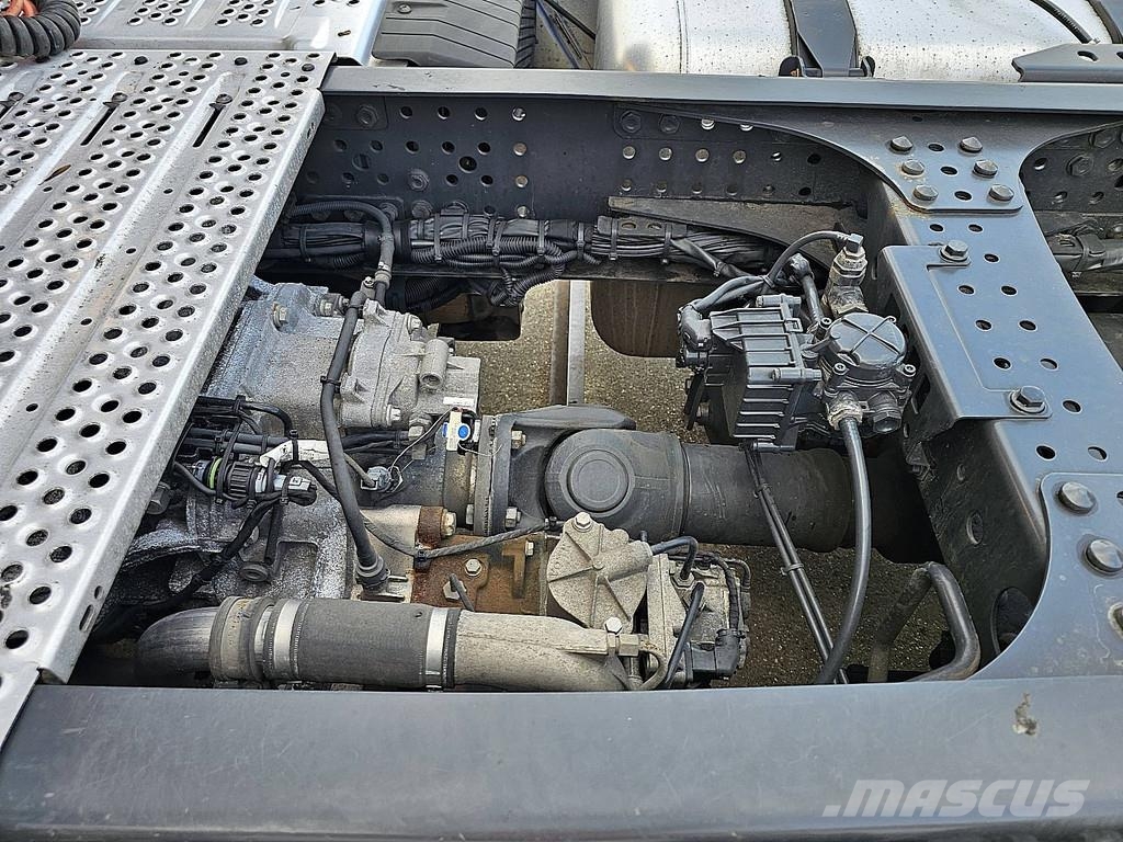Mercedes-Benz ACTROS 1851 LS BIGSPACE RETARDER Sattelzugmaschinen