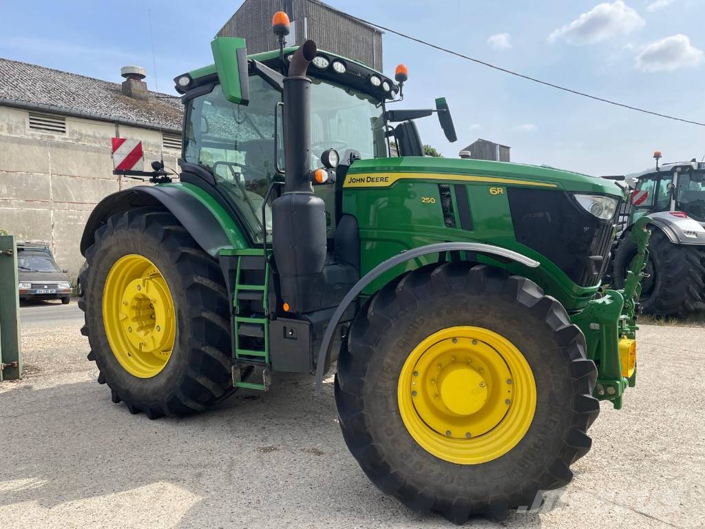 John Deere 6R 250 Tracteur