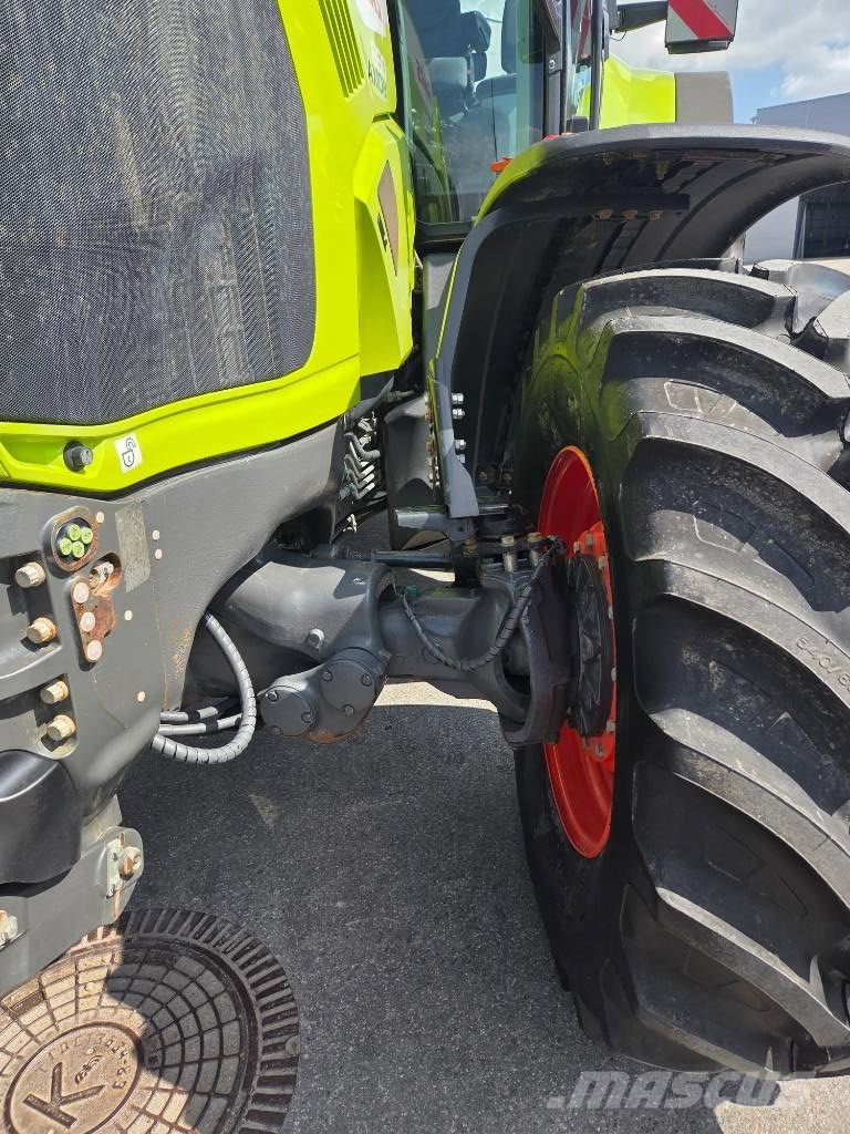 CLAAS Axion 850 トラクター