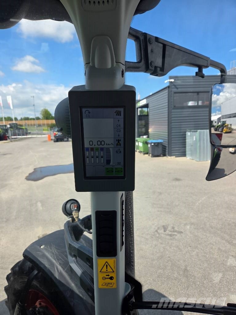 CLAAS Axion 850 トラクター