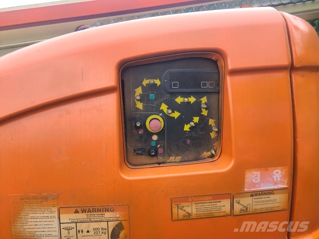 JLG 600 AJ 관절형 전동이동 리프트