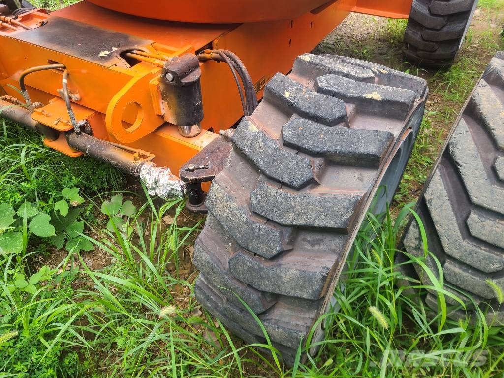 JLG 600 AJ 관절형 전동이동 리프트