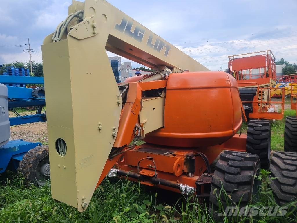 JLG 600 AJ 관절형 전동이동 리프트