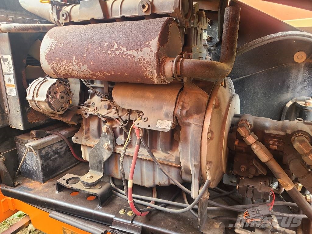 JLG 600 AJ 관절형 전동이동 리프트