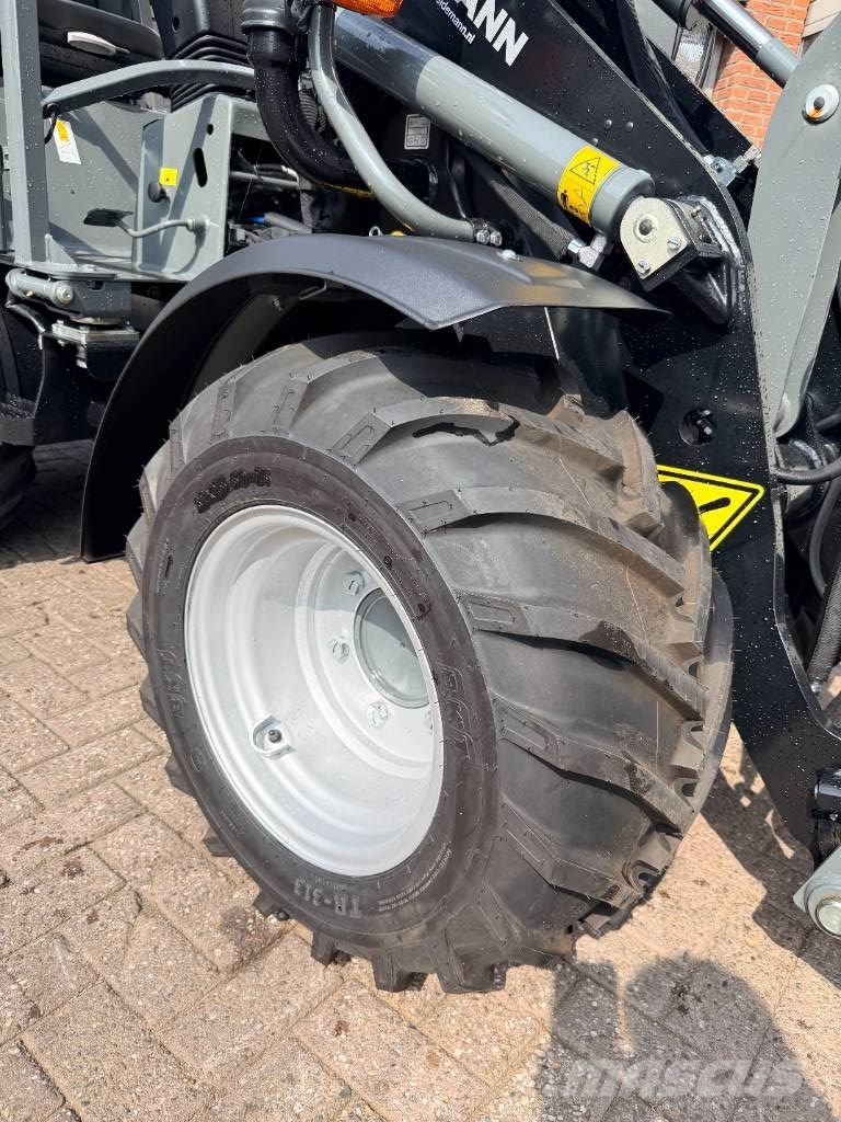 Weidemann 1280 لوادر صغيرة