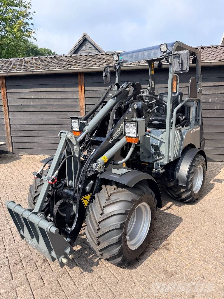 Weidemann 1280 لوادر صغيرة