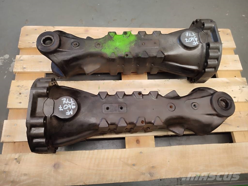  Drive axle housing 21206001689 130418 Massey Fergu 轴