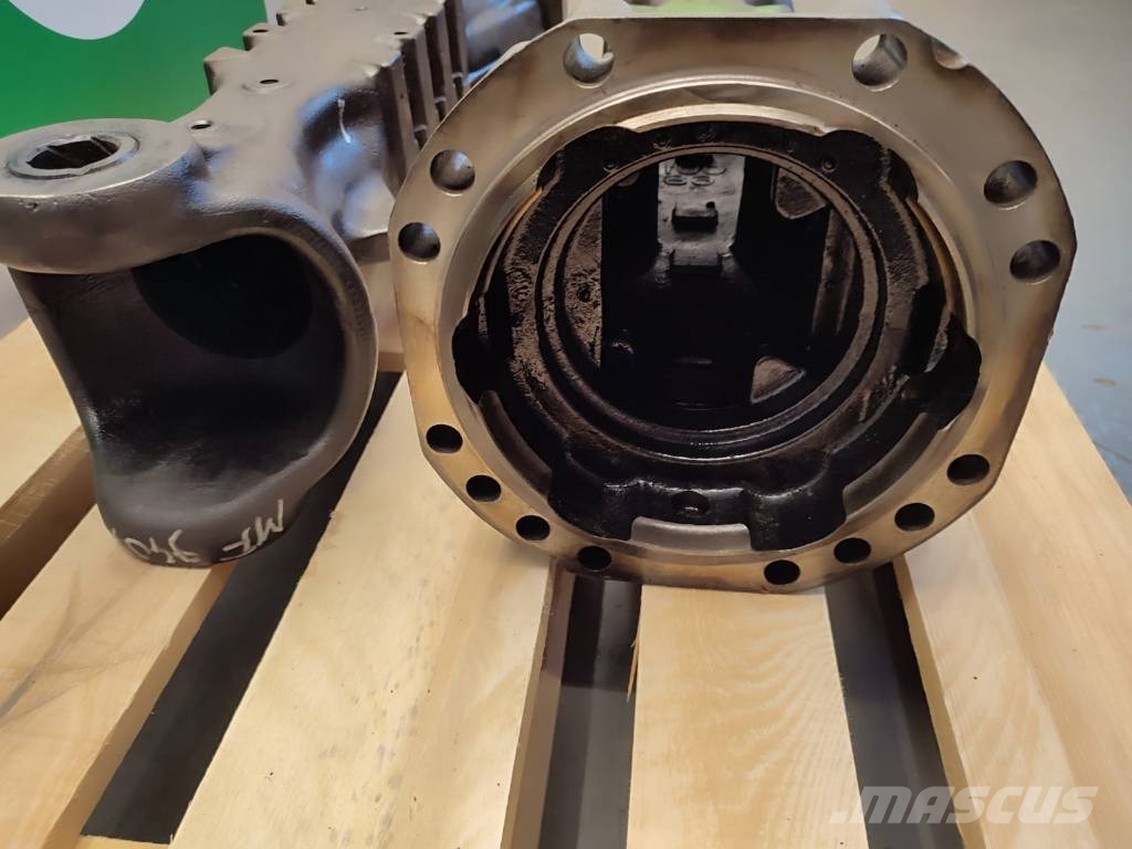  Drive axle housing 21206001689 130418 Massey Fergu 轴