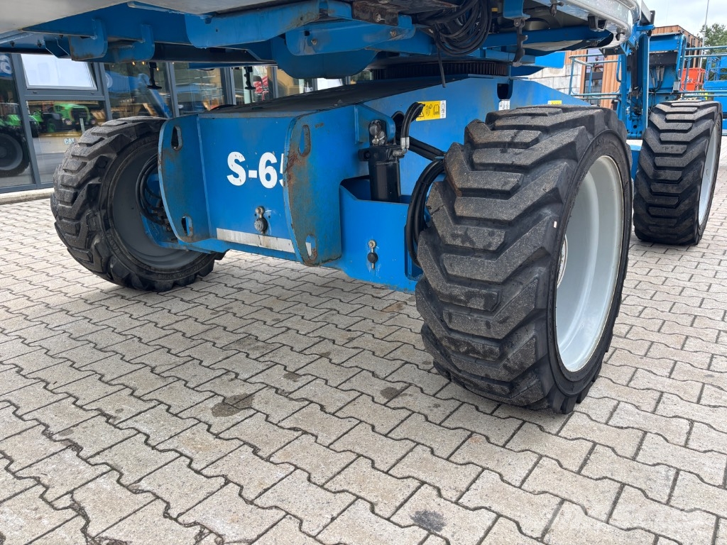 Genie S 65 Plataformas con brazo de elevación telescópico