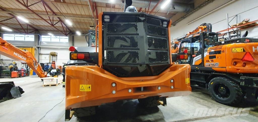 Hitachi ZW310 Incarcator pe pneuri