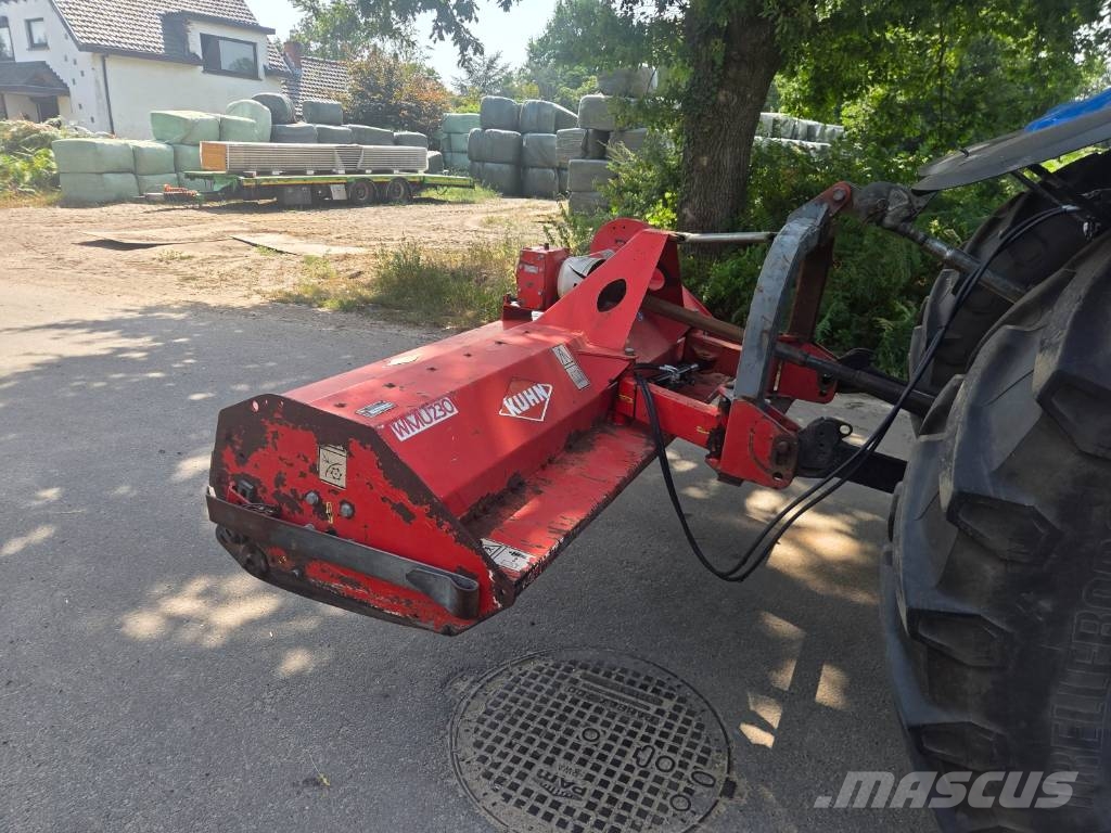 Kuhn WHU 230 جزازات وأغطية المراعي