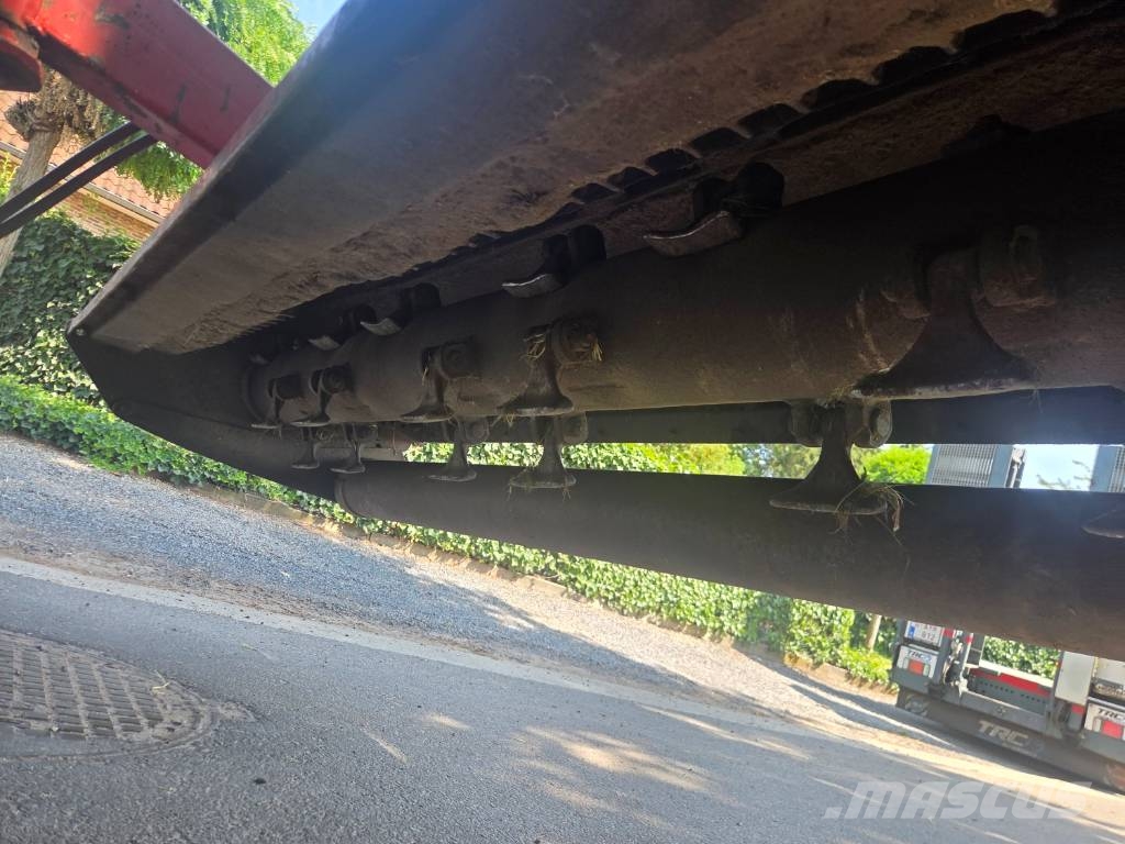 Kuhn WHU 230 جزازات وأغطية المراعي