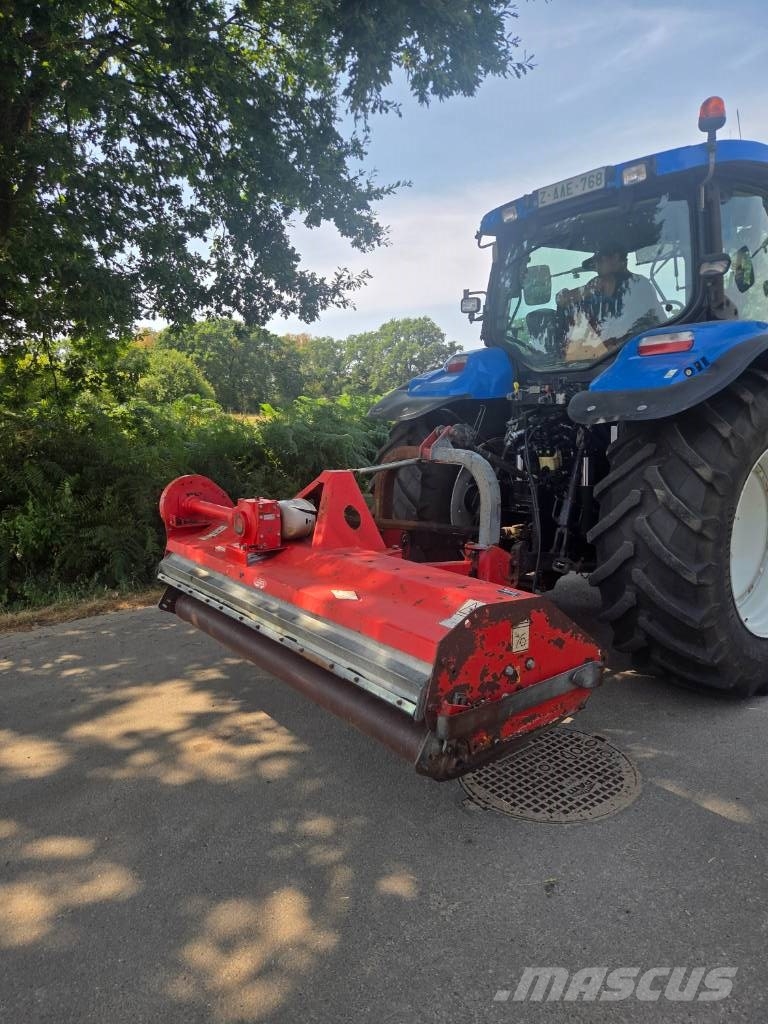 Kuhn WHU 230 جزازات وأغطية المراعي